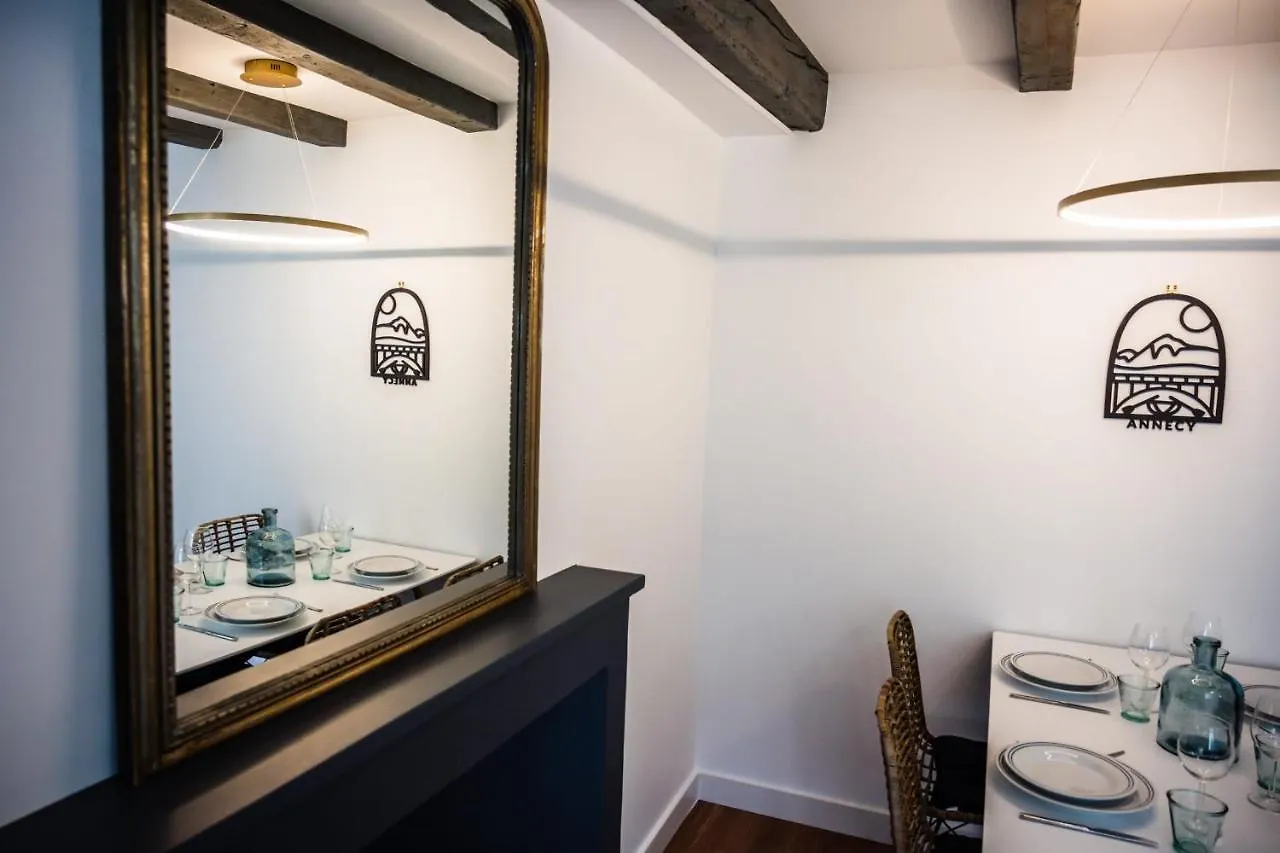 L'Escale Bleue - Apartment For 2 To 4 People In The Heart Of Annecy France