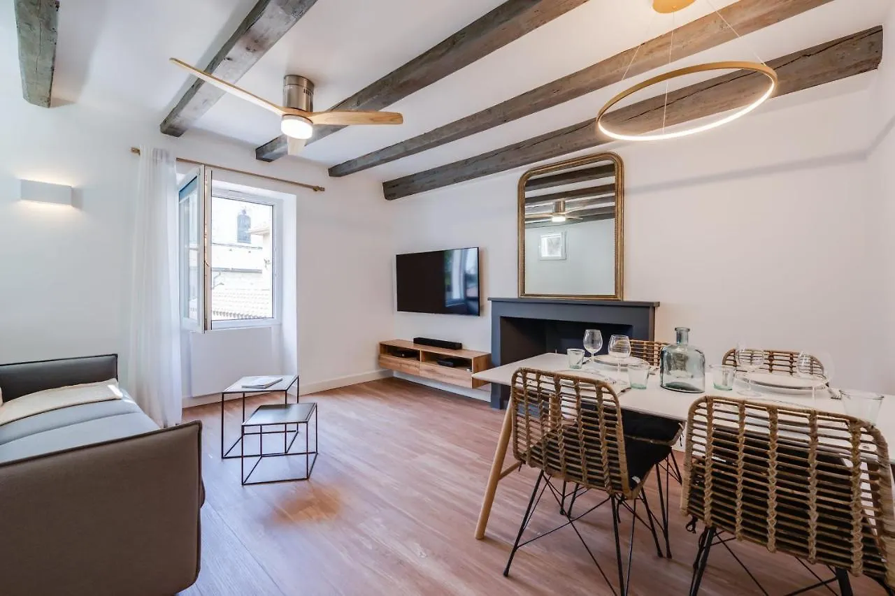 L'Escale Bleue - Apartment For 2 To 4 People In The Heart Of Annecy 0*,  France